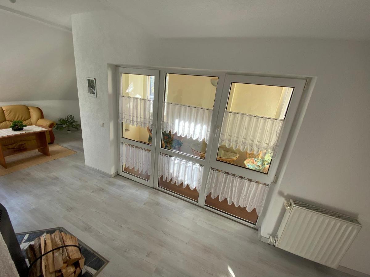 Waldblickwohnung Mit Schoener Terrasse Und Kamin Зебниц Екстериор снимка