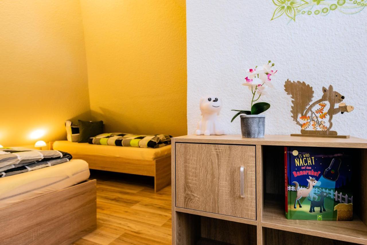 Waldblickwohnung Mit Schoener Terrasse Und Kamin Зебниц Екстериор снимка