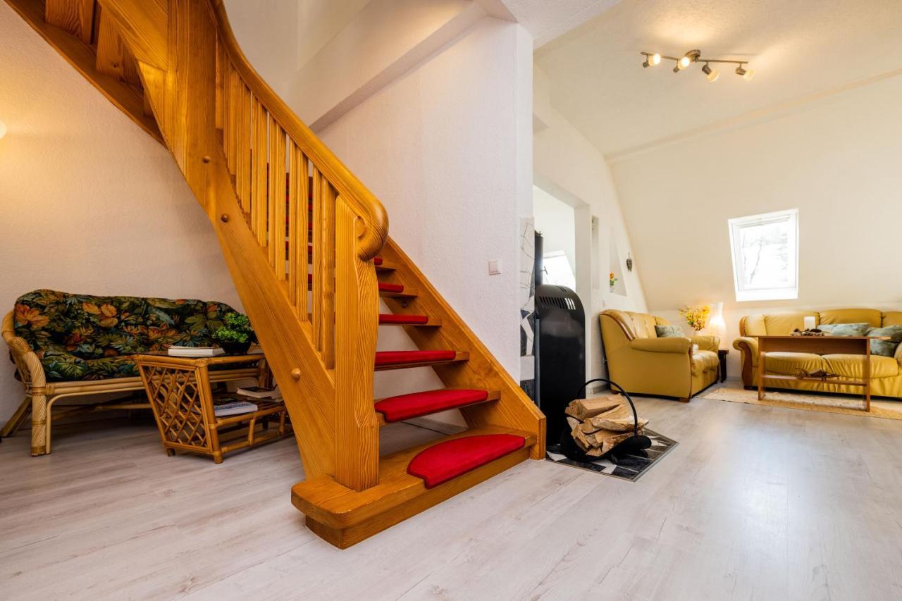 Waldblickwohnung Mit Schoener Terrasse Und Kamin Зебниц Екстериор снимка